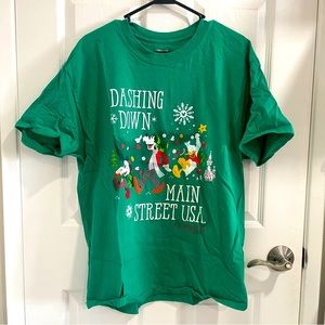 Disneyland - Holiday / Christmas Tshirt Green with Fab 5 - Size XL